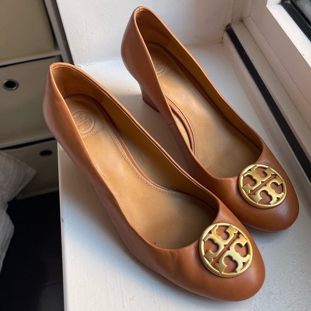 Tory Burch sally closed toe heels size 9